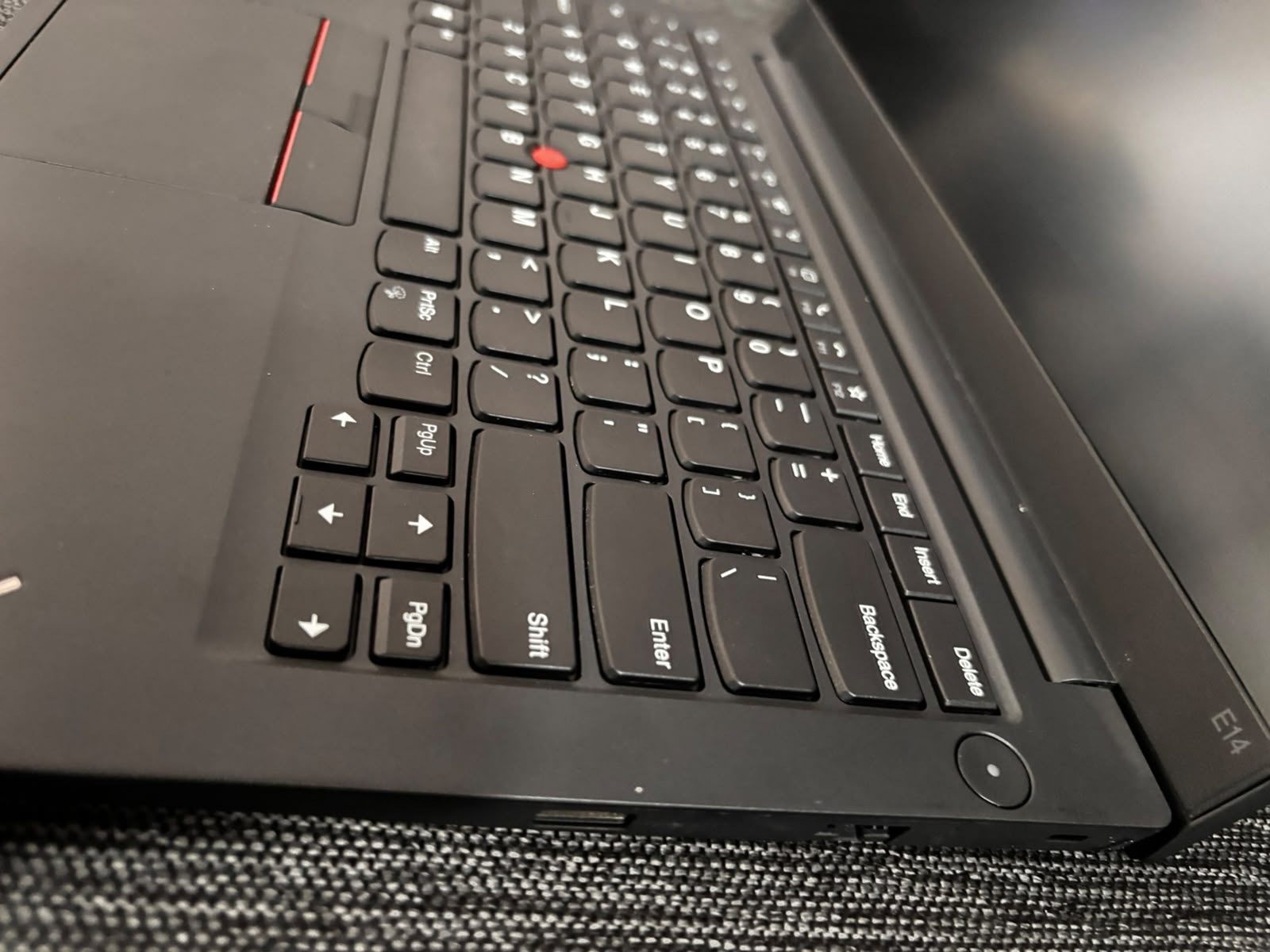 THINKPAD E14 R3-5425 8/256